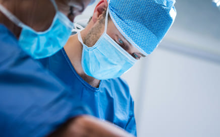 Que-hace-un-medico-cirujano